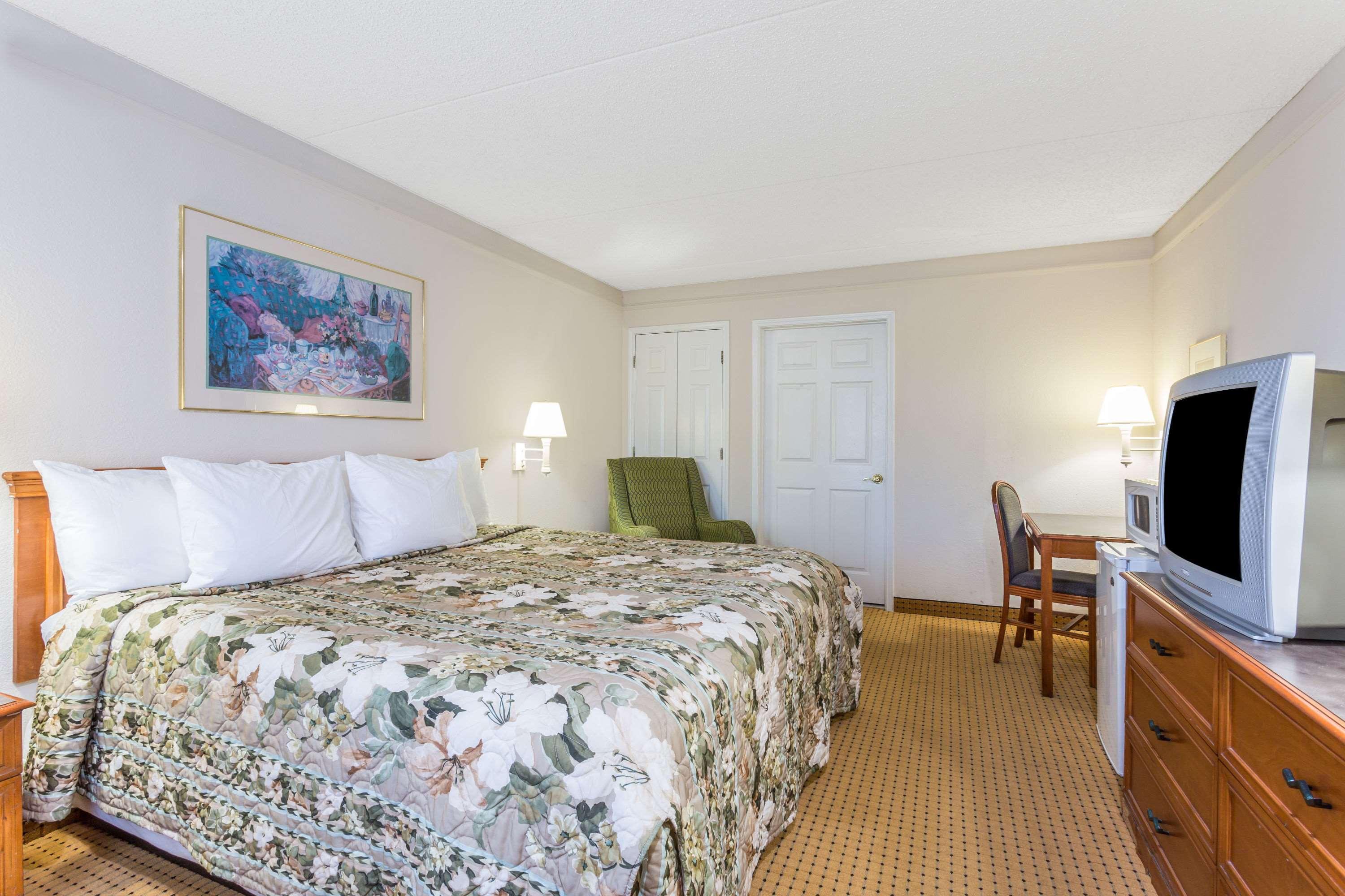 Econo Lodge Richmond-North Chesterfield Экстерьер фото
