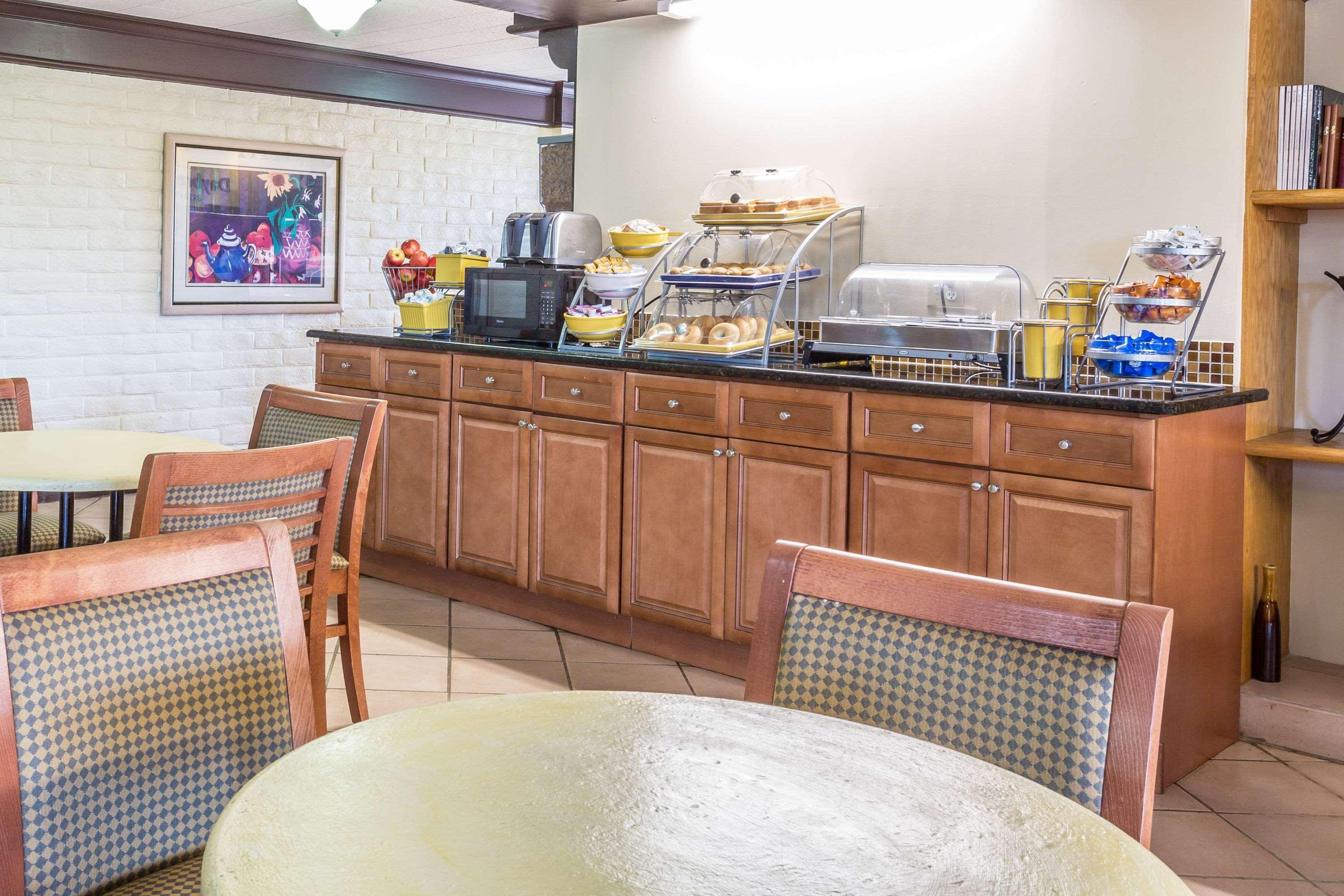 Econo Lodge Richmond-North Chesterfield Экстерьер фото