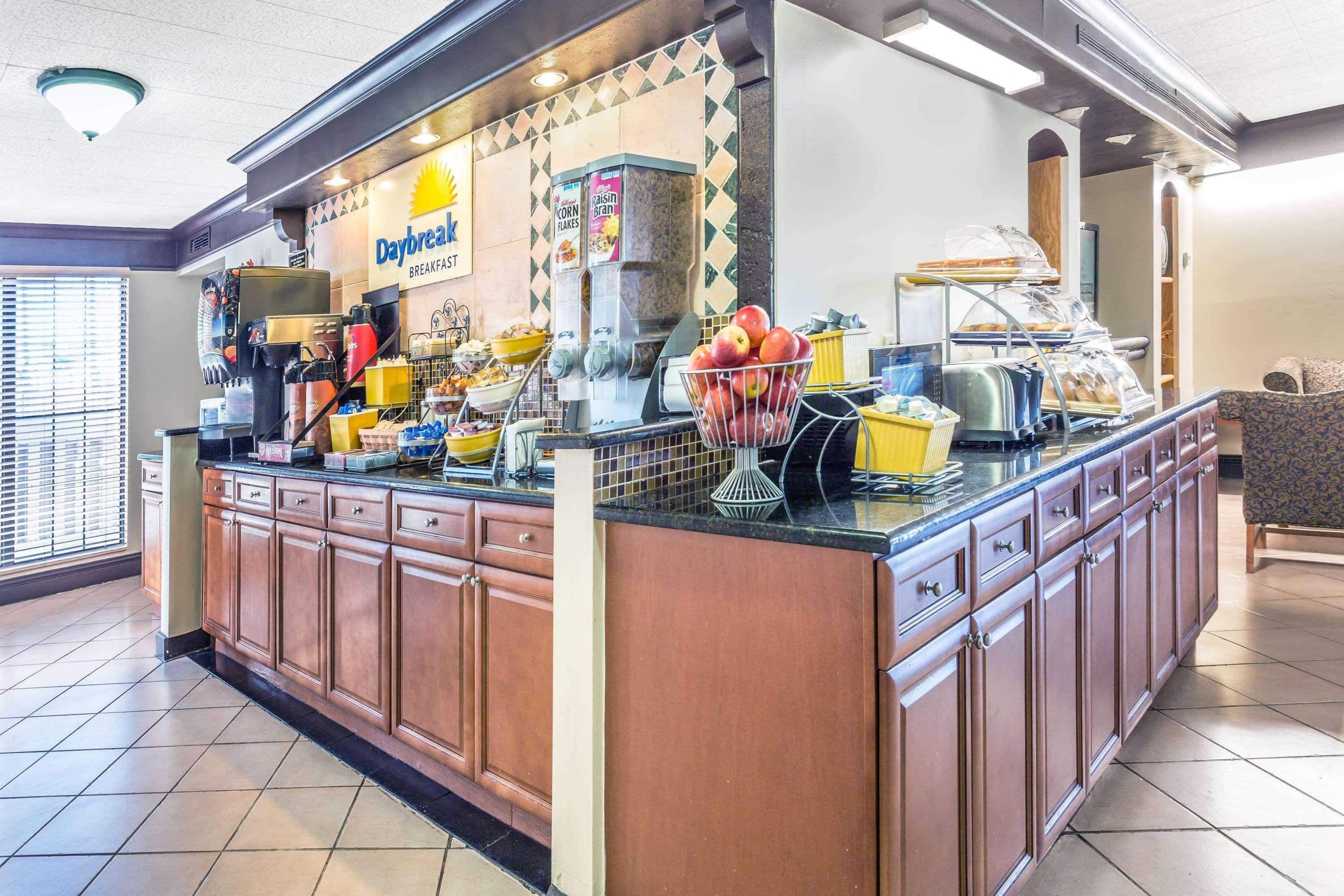 Econo Lodge Richmond-North Chesterfield Экстерьер фото