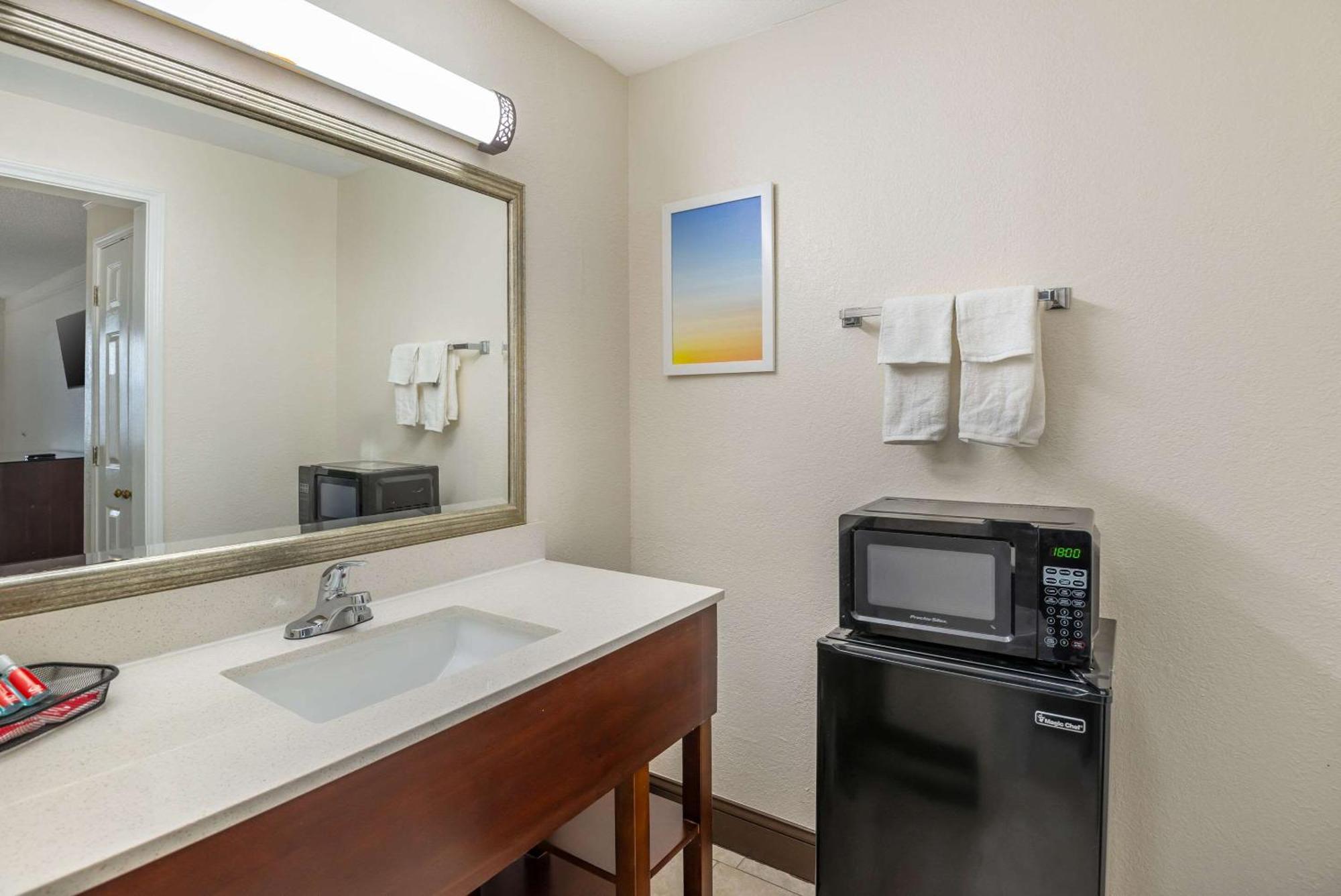 Econo Lodge Richmond-North Chesterfield Экстерьер фото