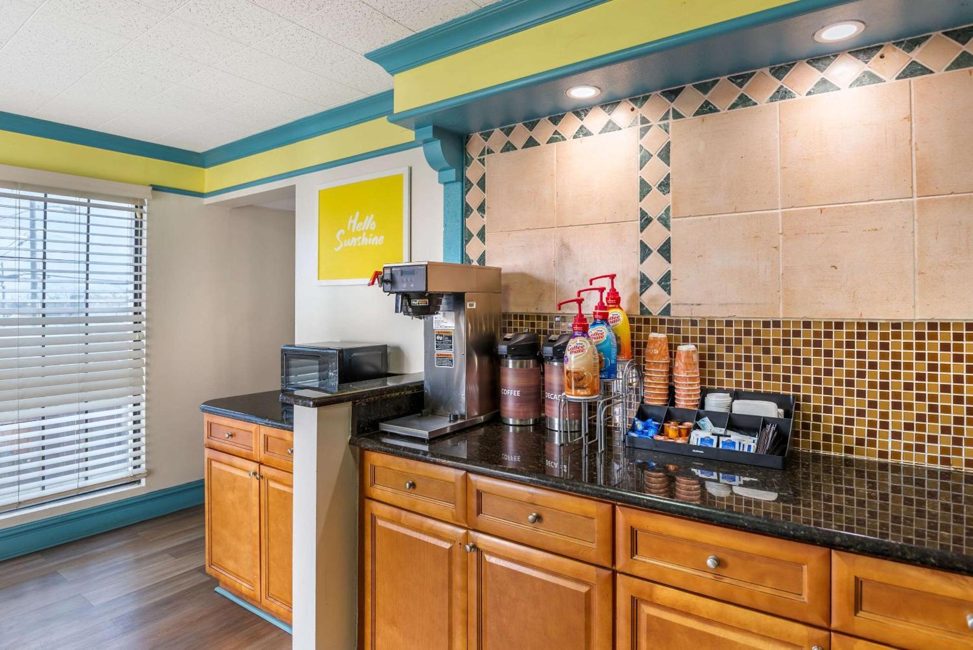 Econo Lodge Richmond-North Chesterfield Экстерьер фото