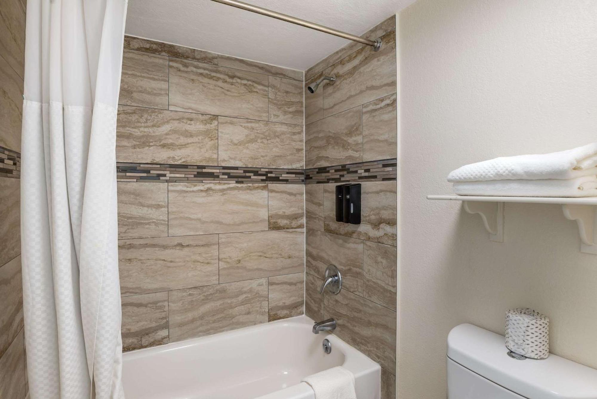 Econo Lodge Richmond-North Chesterfield Экстерьер фото